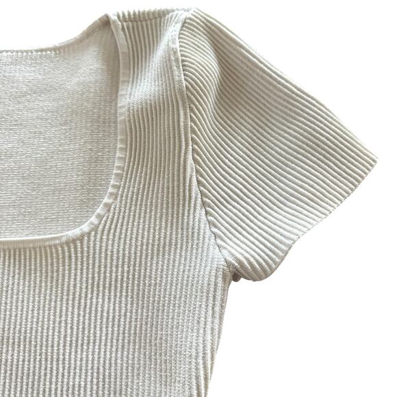 Aritzia Babaton Sculpt Knit Squareneck Cropped Top Ribbed Cream SL - Size M - Picture 4 of 8